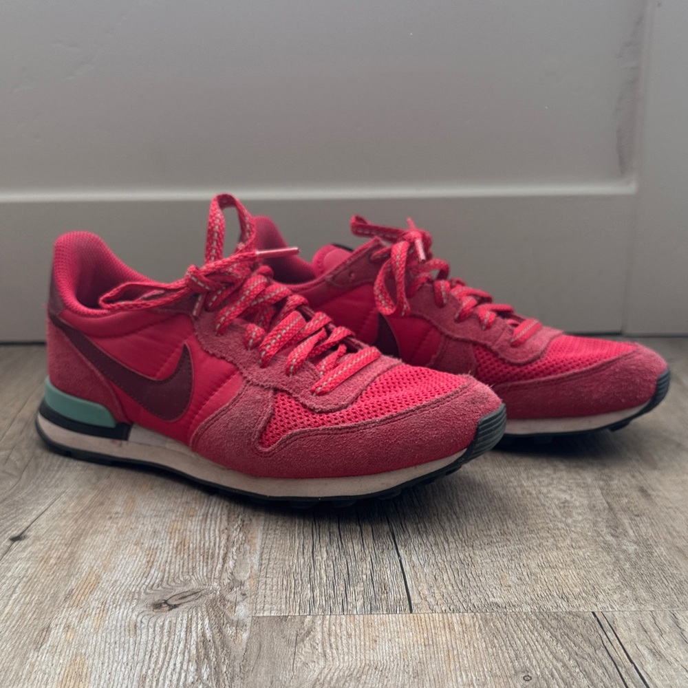 Nike Women’s Internationalist Sneakers